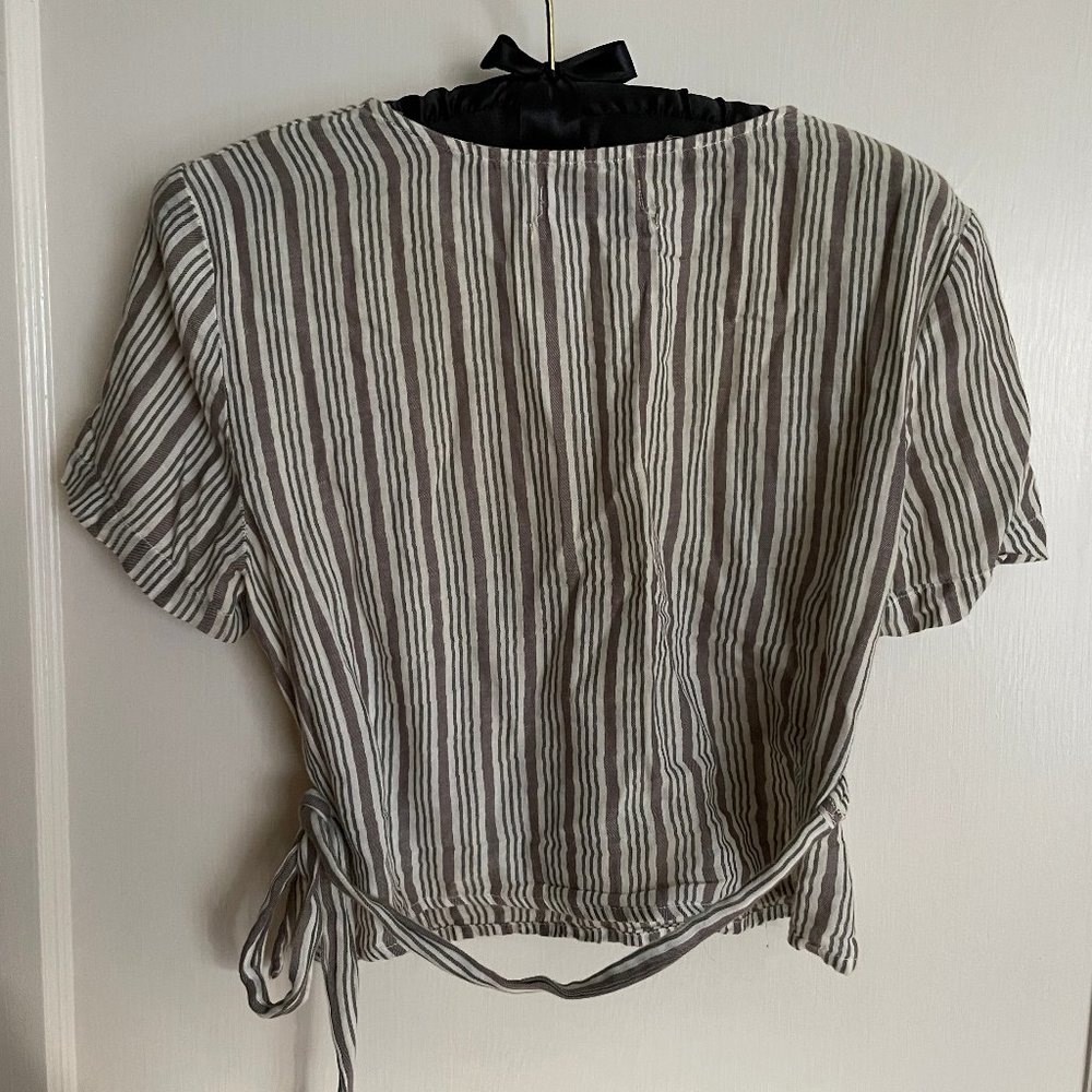 URBAN OUTFITTERS Pin Striped Wrap Crop Top - Picture 3 of 5